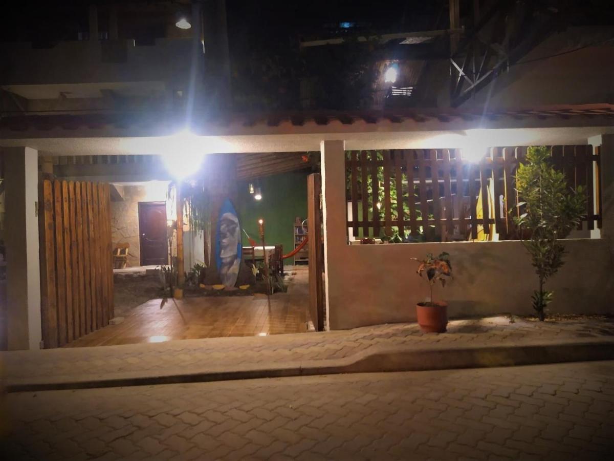 Hostal Moai Montanita Exterior photo