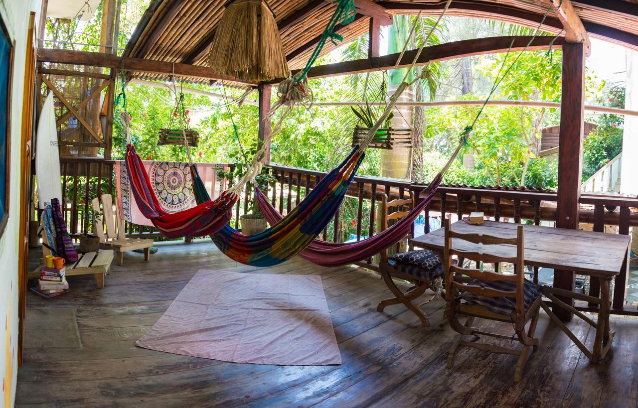 Hostal Moai Montanita Exterior photo